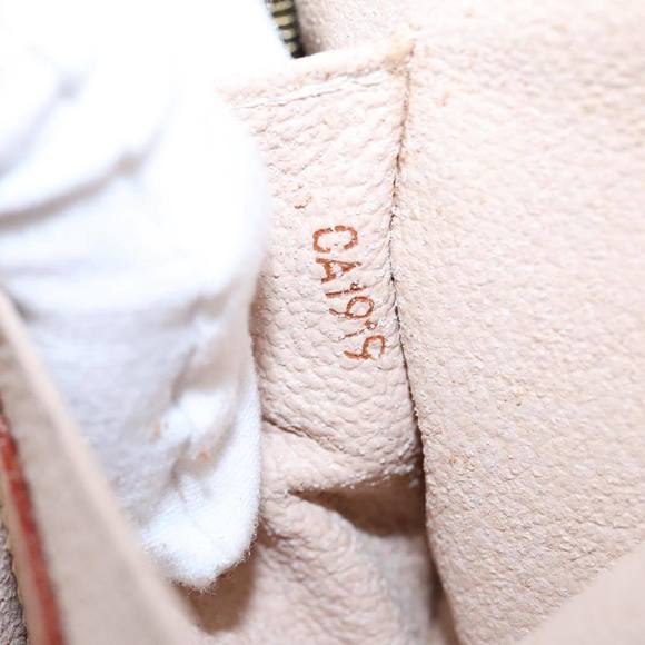 LOUIS VUITTON Monogram Pochette Cosmetic PM Cosmetic Pouch M47515 LV Auth 97655 - Picture 12 of 16